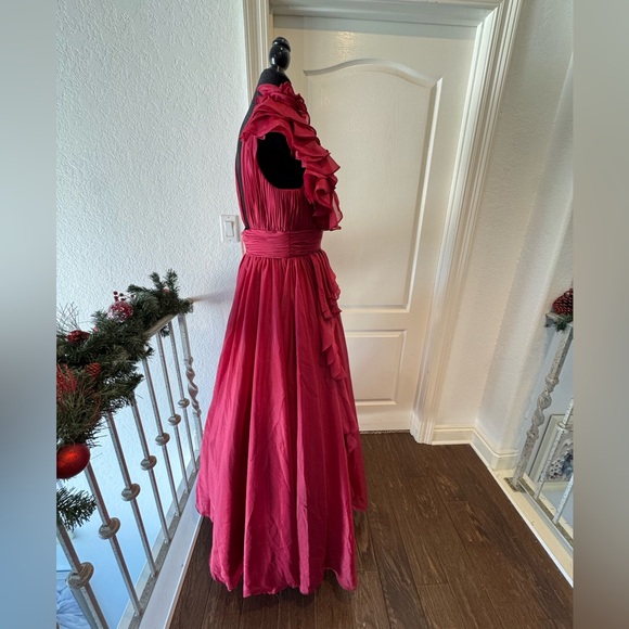 NWT Mac Duggal Sz 8 Ruffled One Shoulder V-neck Chiffon  Burgundy Dress - Picture 15 of 16